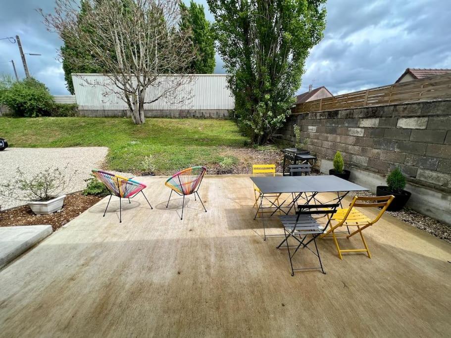 Logement De Plain-Pied Avec Jardin, Terrasse Gurgy Extérieur photo