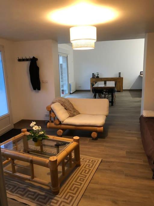 Logement De Plain-Pied Avec Jardin, Terrasse Gurgy Extérieur photo
