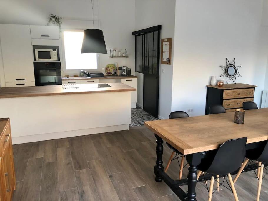 Logement De Plain-Pied Avec Jardin, Terrasse Gurgy Extérieur photo