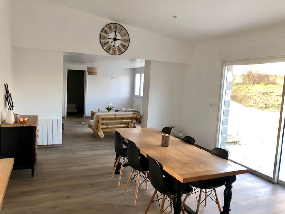 Logement De Plain-Pied Avec Jardin, Terrasse Gurgy Extérieur photo